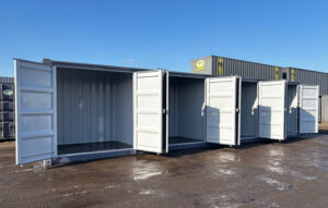 40 foot storage container with swing doors and partitions 